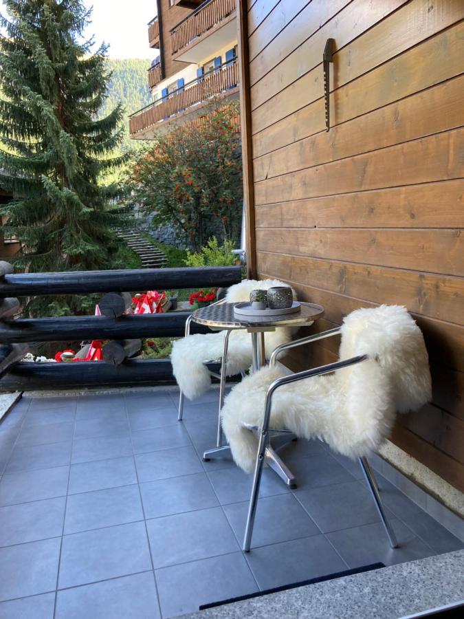 Bodmen B Apartment Zermatt Bagian luar foto
